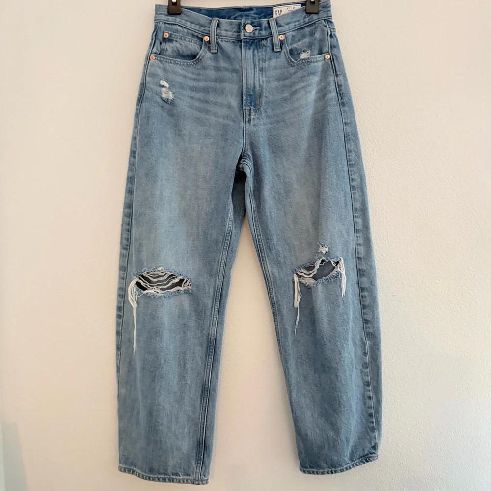 GAP Women Size 27/4 Petite Barrel High Rise Jeans Light Indigo Destroy EUC - Picture 8 of 15